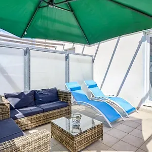 Appartement Les Alouettes Avec Terrasse, Garage Et Piscine, La Ciotat