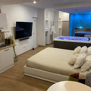 Appartement Superbe Avec Patio Et Sauna, La Ciotat